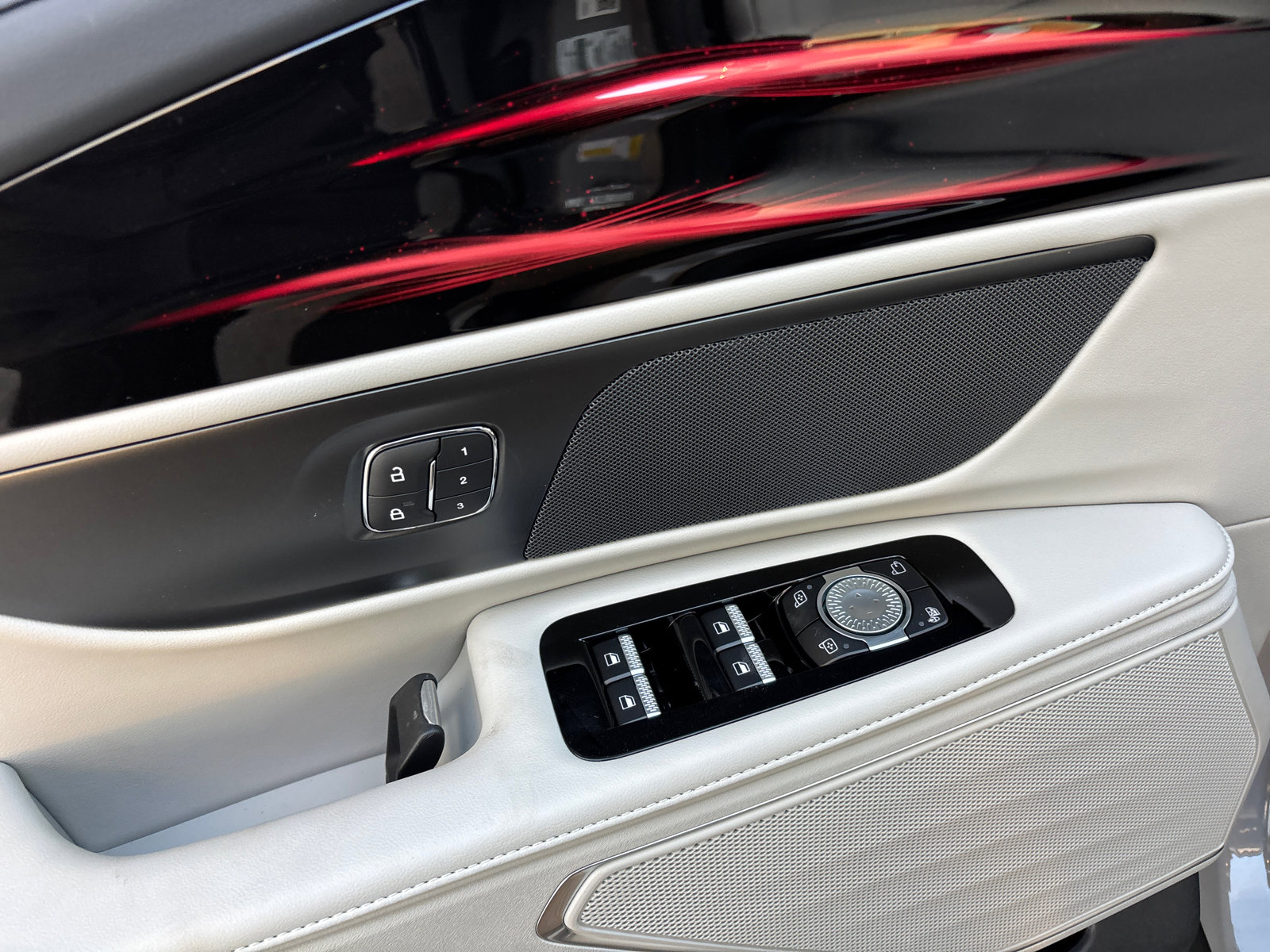 New 2026 Lincoln Nautilus Premier image 12