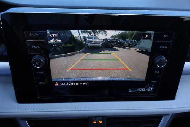 Certified 2025 Volkswagen Taos SE image 22