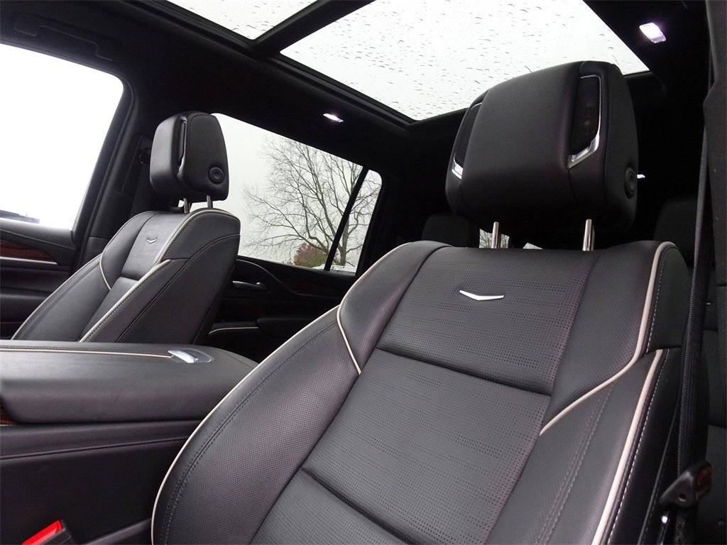 Certified 2022 Cadillac Escalade ESV Premium Luxury image 10
