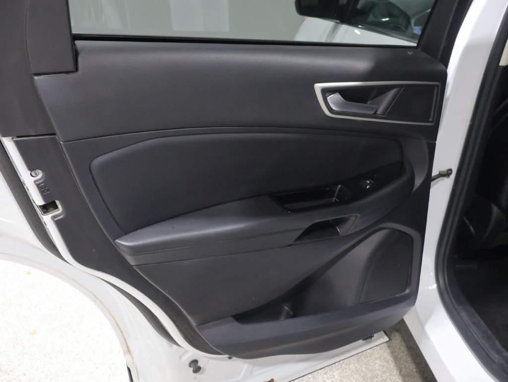 Used 2020 Ford Edge SEL w/ Convenience Package AWD/4WD image 19