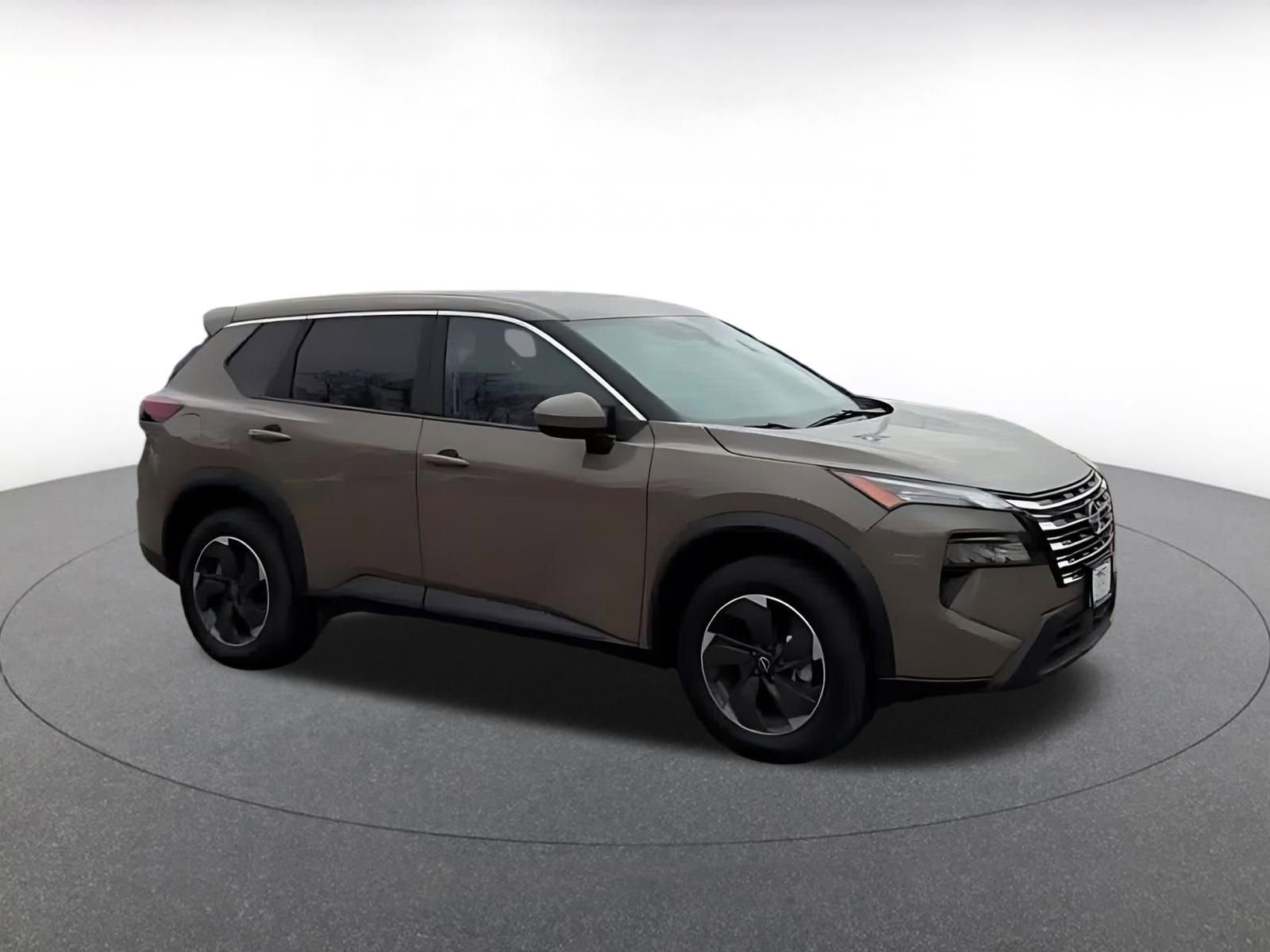 Used 2025 Nissan Rogue SV AWD/4WD image 2