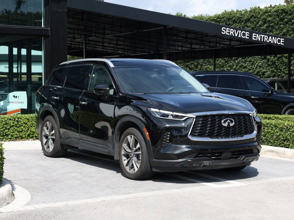 Certified 2025 INFINITI QX60 Luxe w/ Vision Package image 2