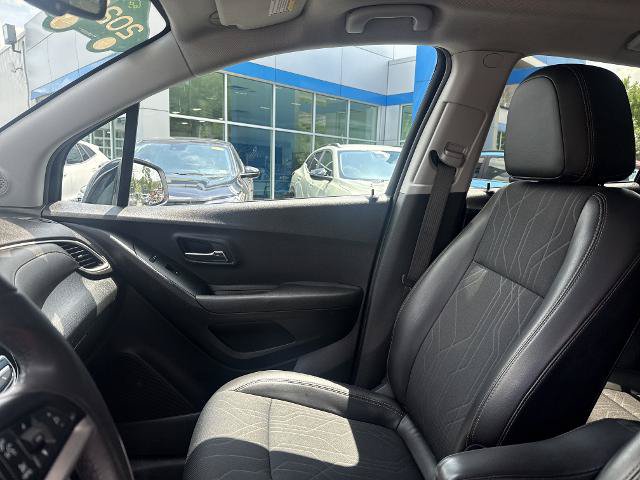 Certified 2020 Chevrolet Trax LT w/ Redline Edition AWD/4WD image 16