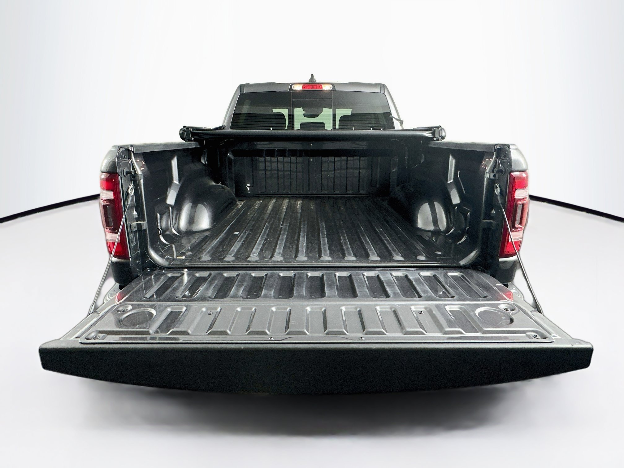Used 2023 RAM 1500 Laramie AWD/4WD image 29