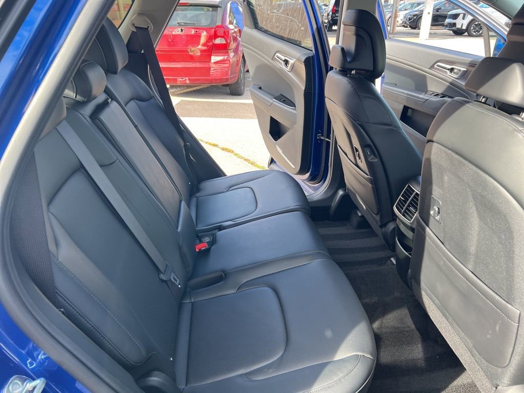 Certified 2025 Kia Sportage EX image 14