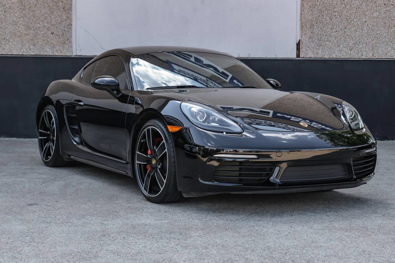 Used 2019 Porsche 718 Cayman S RWD image 5