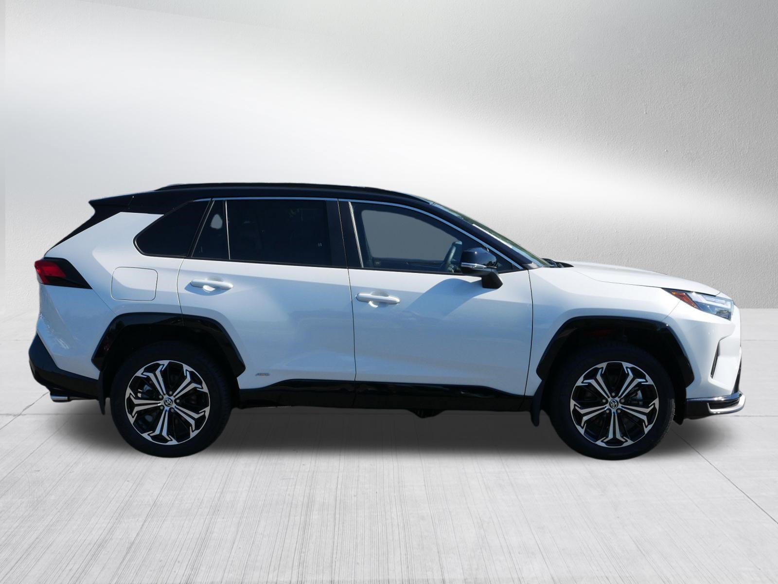 Used 2025 Toyota RAV4 XSE w/ Weather Package AWD/4WD image 8