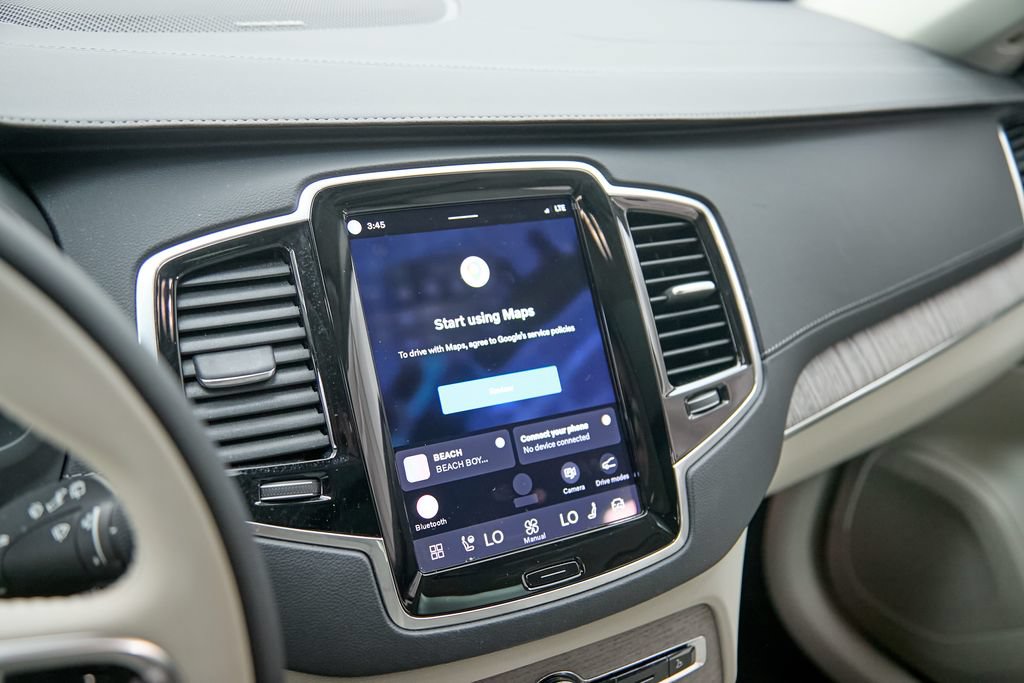 Certified 2024 Volvo XC90 B6 Ultimate w/ Protection Package Premier AWD/4WD image 14