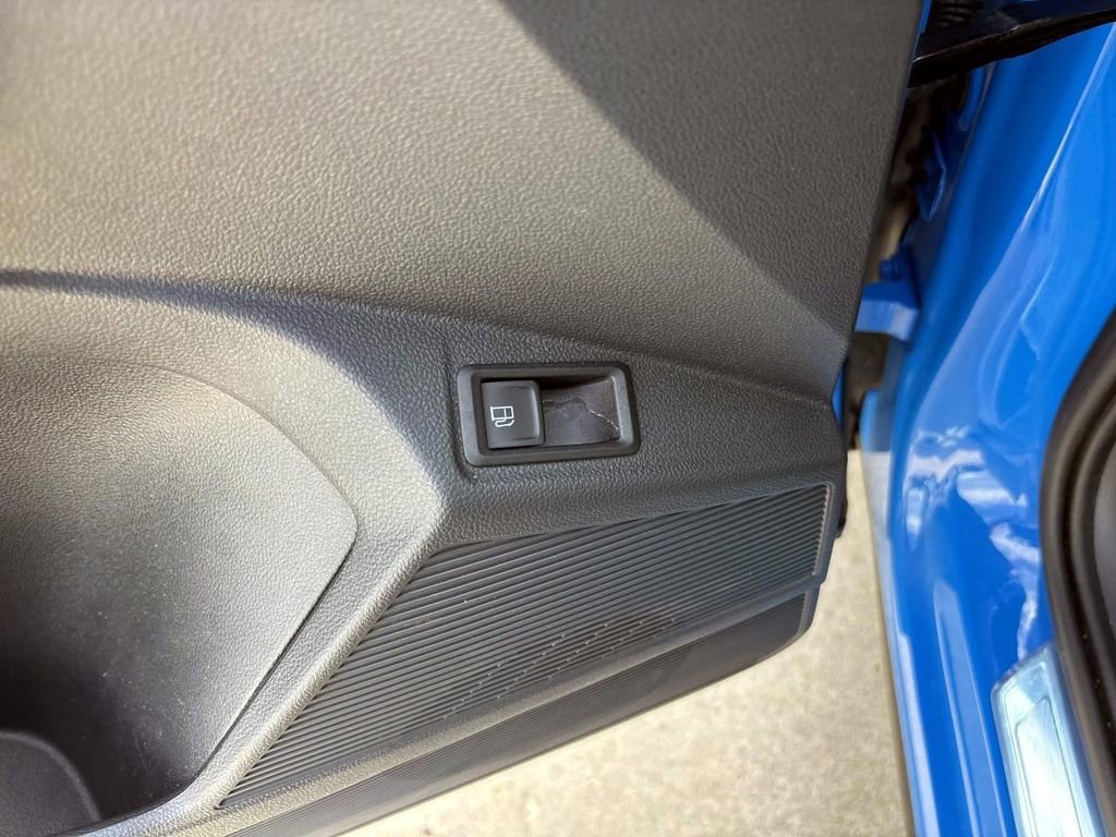 Used 2024 Volkswagen Taos SE image 14