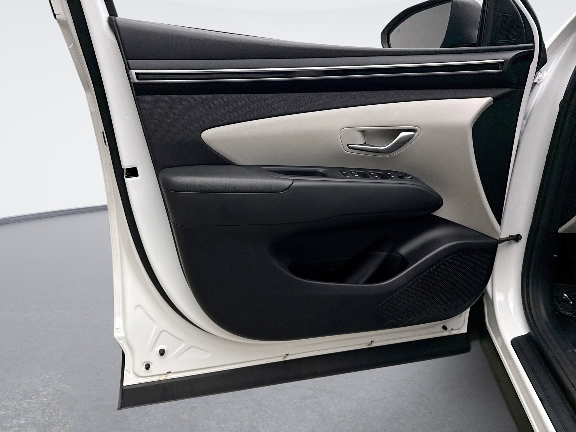 Used 2023 Hyundai Tucson SEL w/ Convenience Package image 9