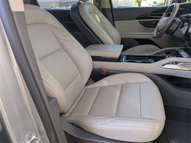 Used 2024 Lincoln Nautilus Premier image 27