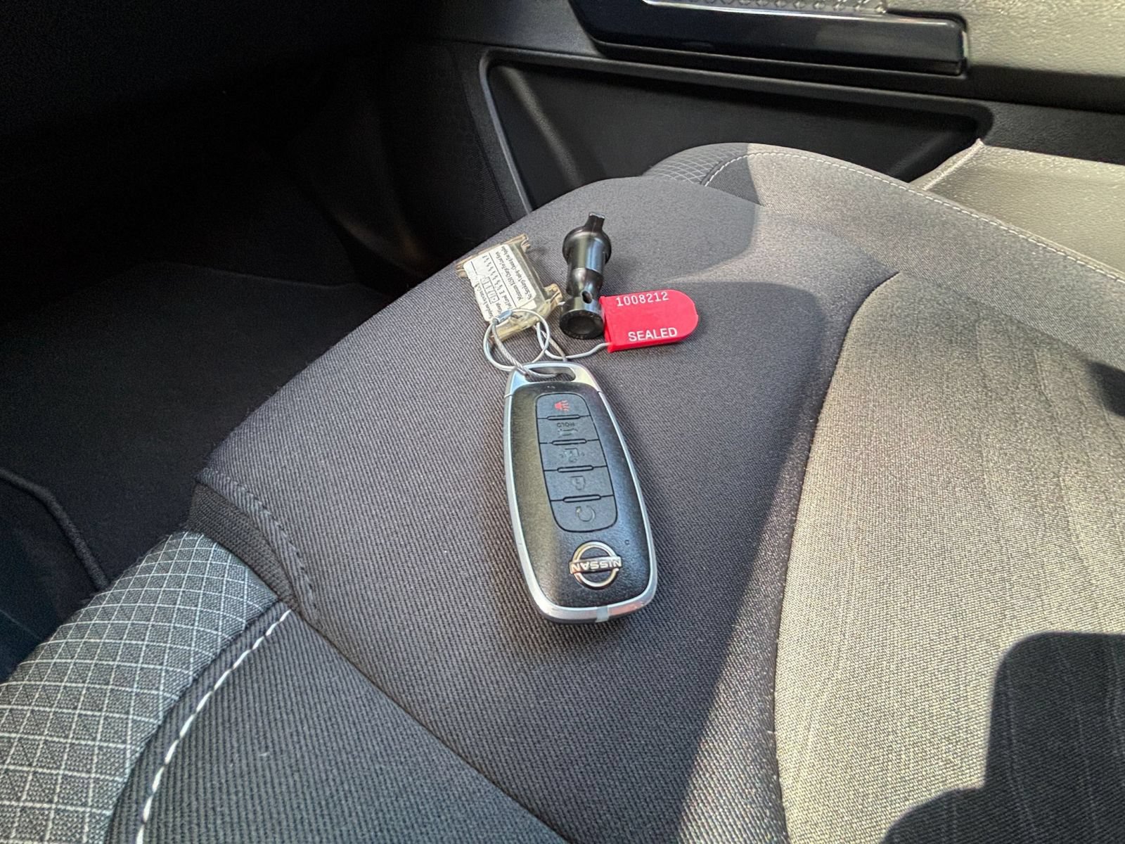 Used 2025 Nissan Pathfinder SV AWD/4WD image 21