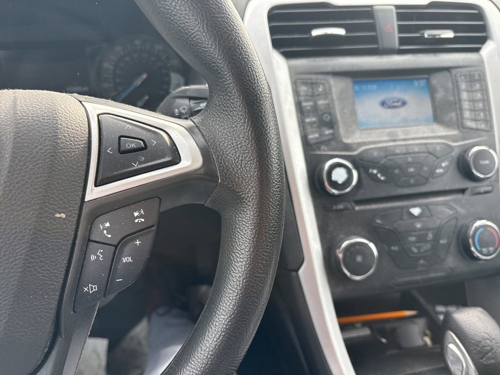 Used 2015 Ford Fusion SE image 14