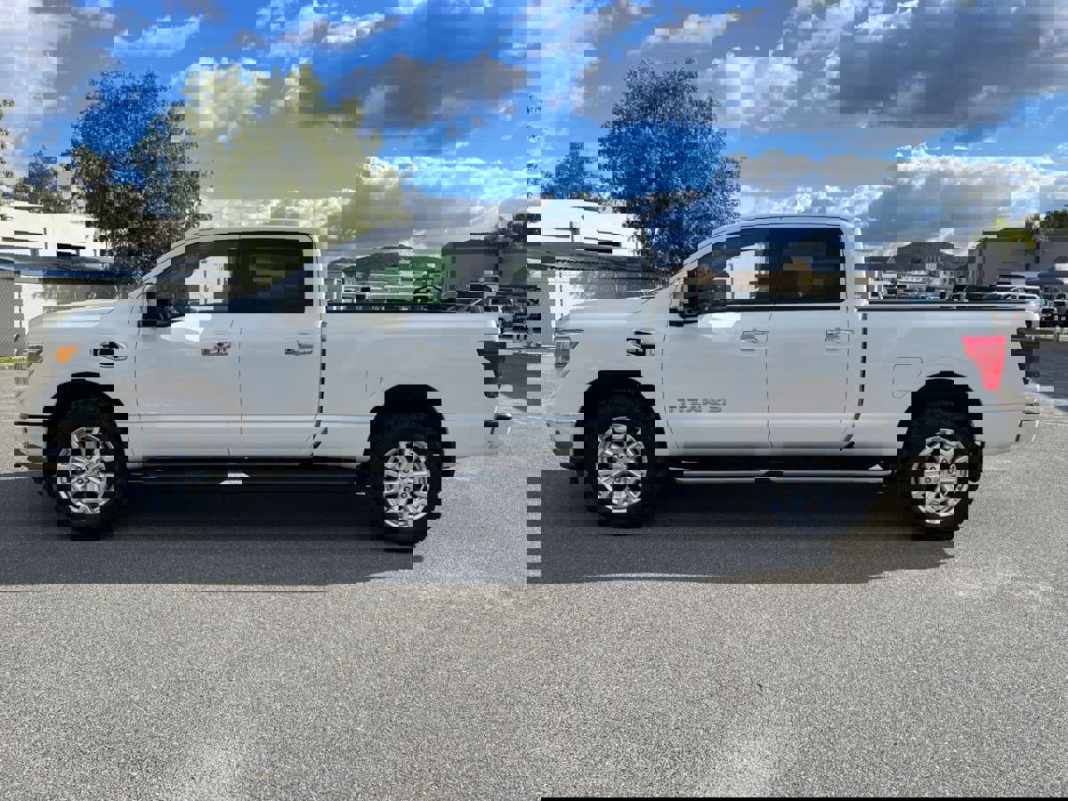Used 2016 Nissan Titan SL image 8