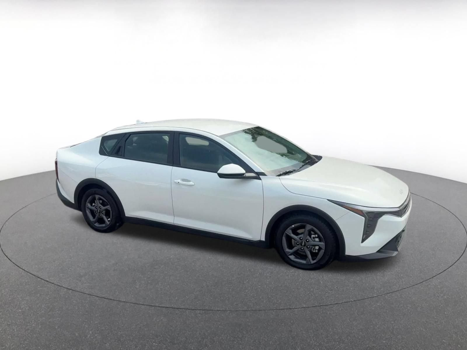 Used 2026 Kia K4 FWD image 2