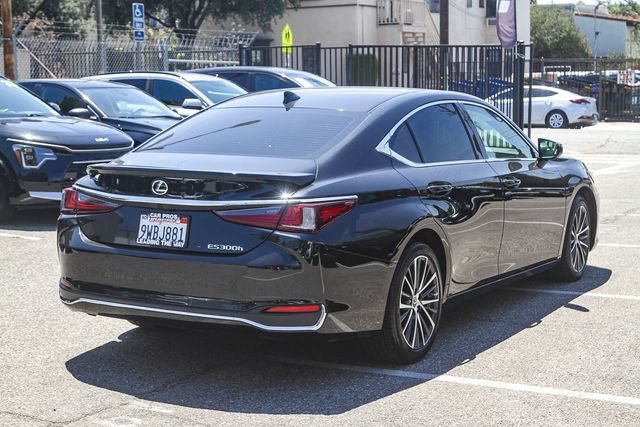Used 2025 Lexus ES 300h w/ Premium Package FWD image 10