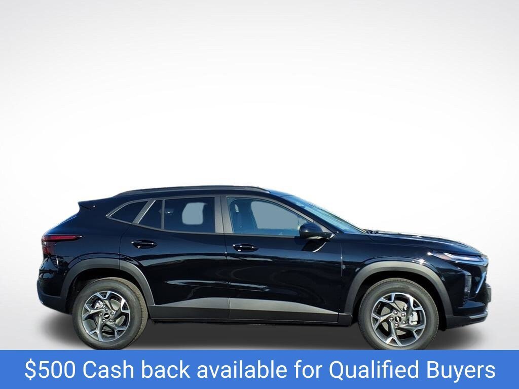 New 2026 Chevrolet Trax LT w/ Driver Confidence Package FWD image 2