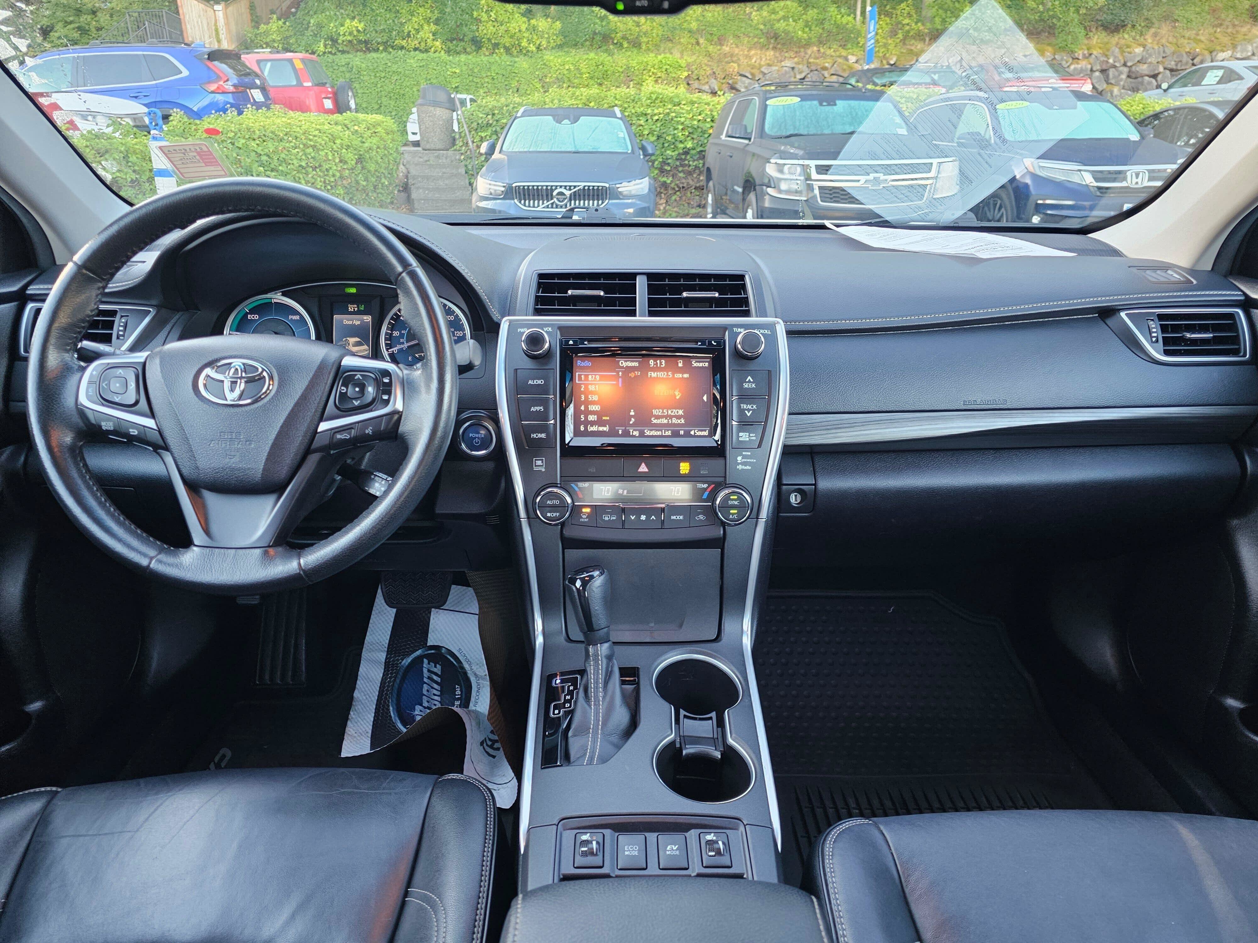 Used 2015 Toyota Camry XLE w/ Moonroof Package FWD image 21