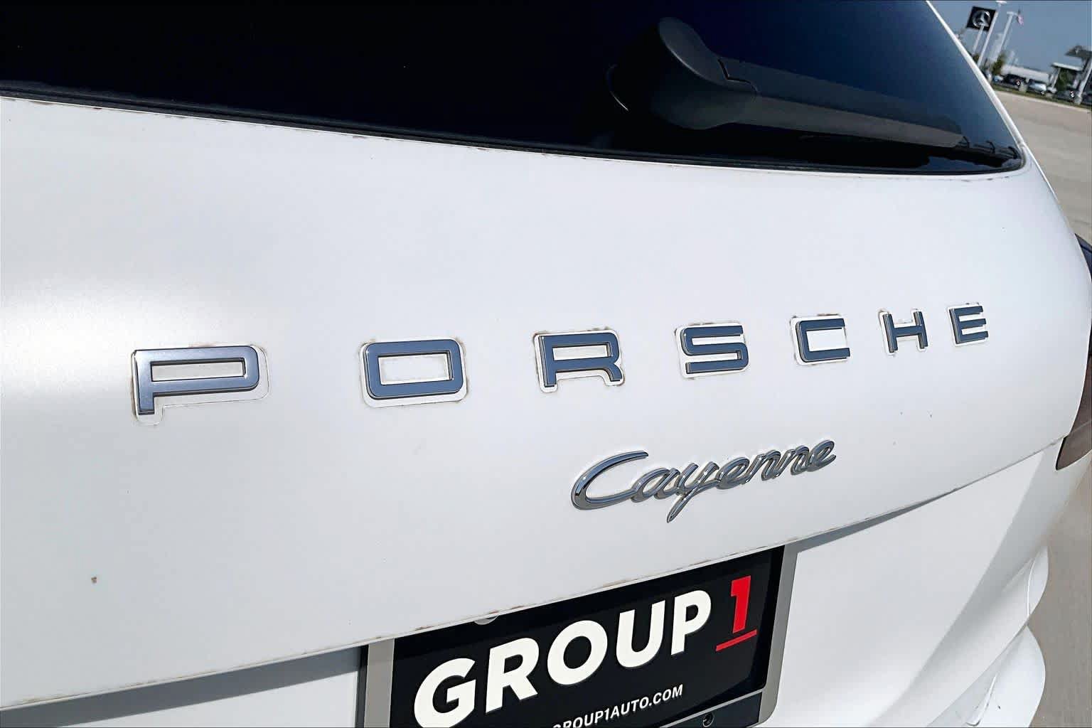 Used 2017 Porsche Cayenne Platinum Edition AWD/4WD image 29