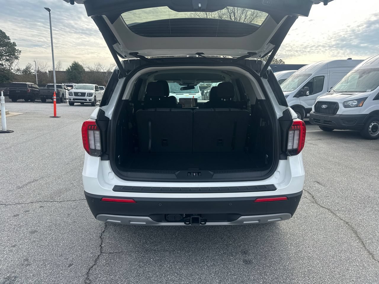 New 2026 Ford Explorer Active w/ Active Comfort Package RWD image 18