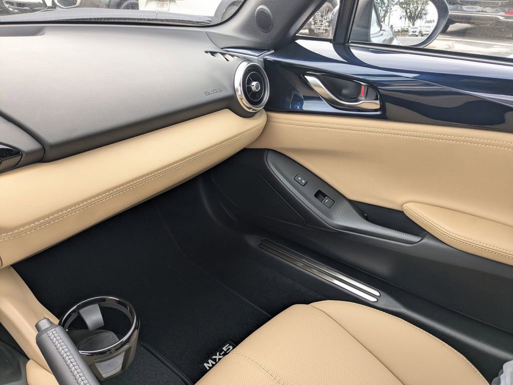 New 2025 MAZDA MX-5 Miata Grand Touring w/ Appearance Package image 15