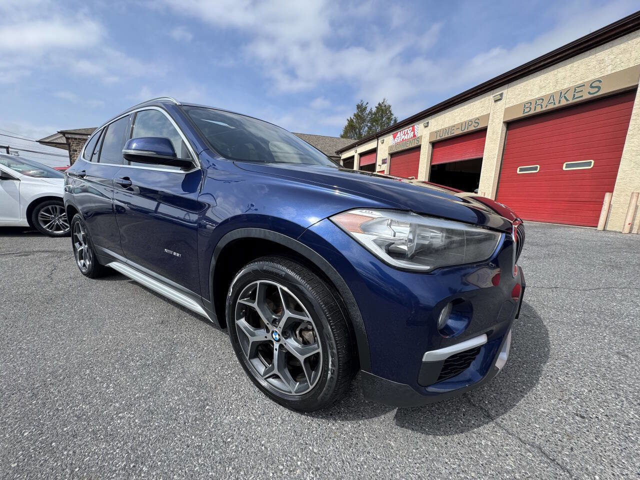 Used 2018 BMW X1 xDrive28i AWD/4WD image 11