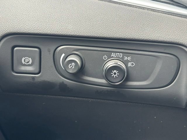 Used 2021 Buick Enclave Essence w/ Sound and Sites Package AWD/4WD image 25