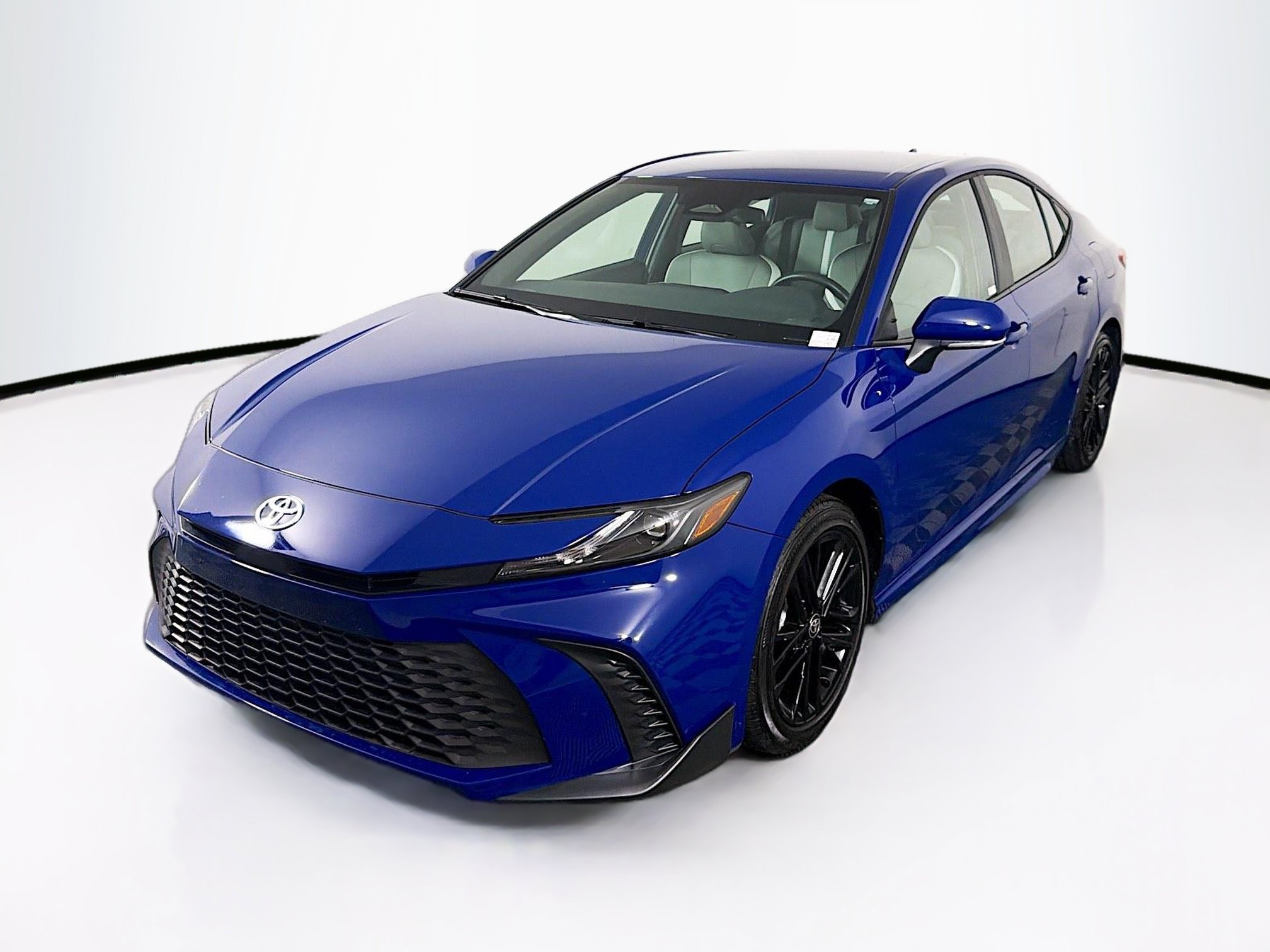 Used 2026 Toyota Camry SE FWD image 3