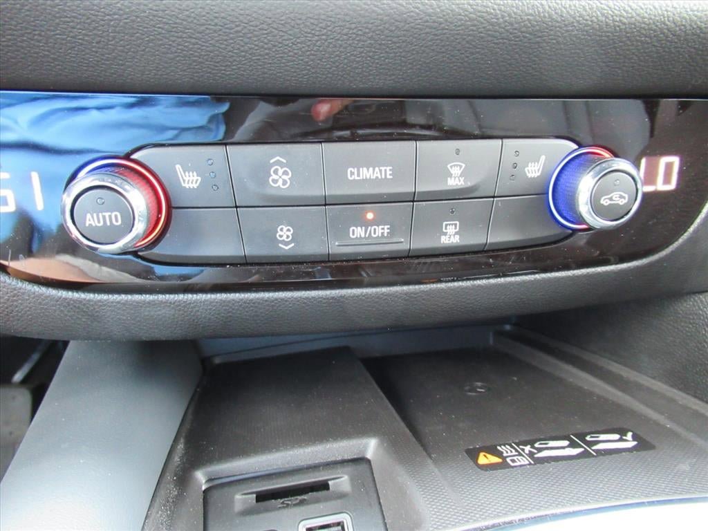 Used 2024 Buick Enclave Essence w/ Technology Package FWD image 24