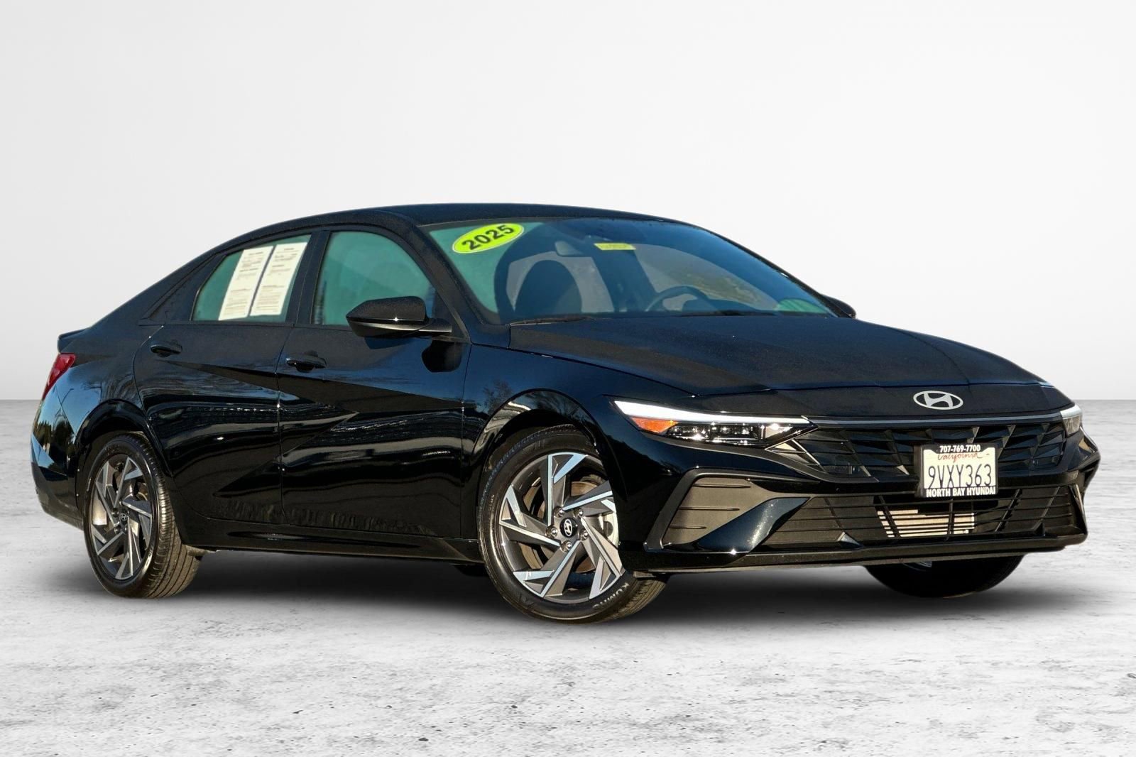 Certified 2025 Hyundai Elantra Sport w/ Cargo Package image 2