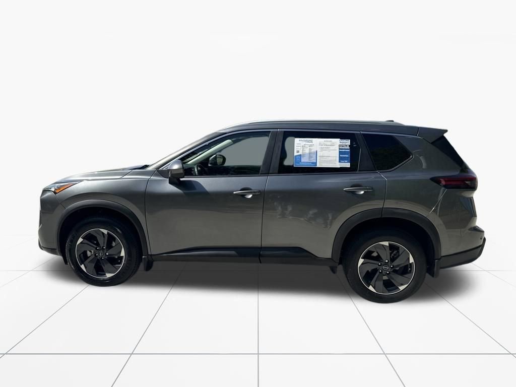 Used 2024 Nissan Rogue SV w/ SV Premium Package FWD image 5