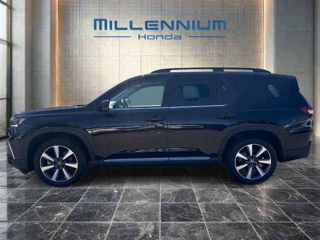 Certified 2023 Honda Pilot Elite image 2