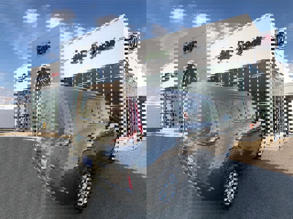 Used 2024 Kia Soul LX w/ Option Group 015 image 2