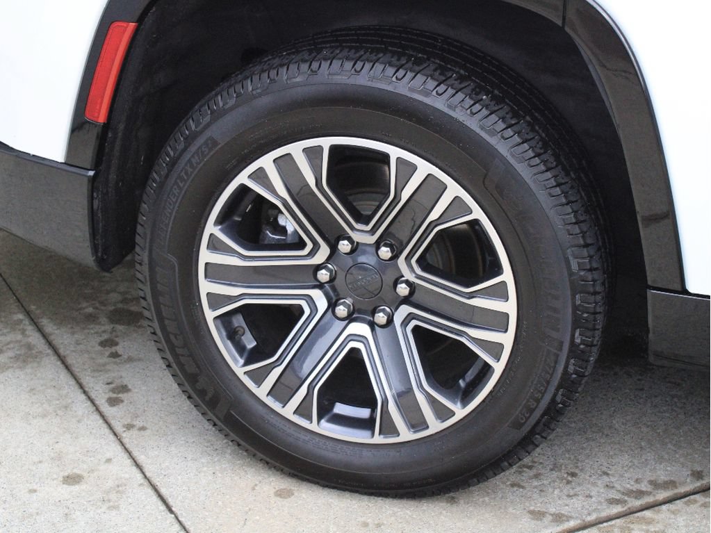 Used 2023 Jeep Wagoneer 4WD w/ Premium Group I image 36