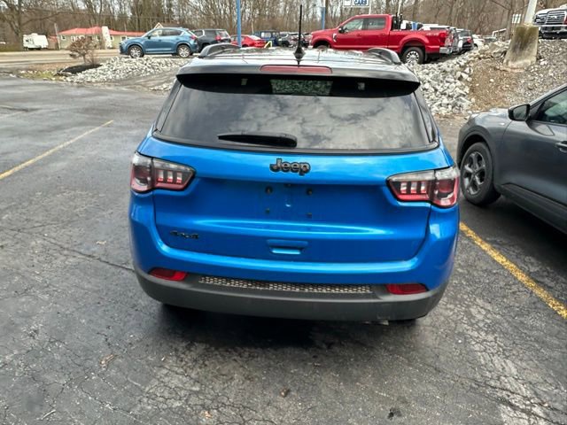 Used 2022 Jeep Compass Latitude image 3