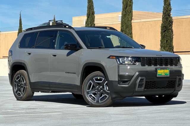 New 2026 Jeep Cherokee Laredo image 2