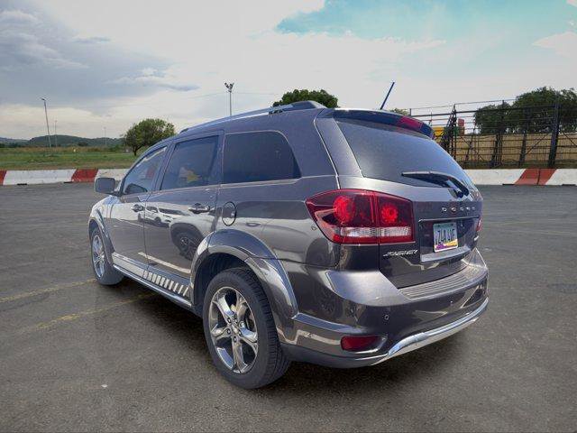 Used 2017 Dodge Journey Crossroad FWD image 3