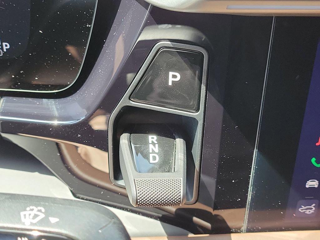 New 2026 Porsche Macan 4 Electric image 40