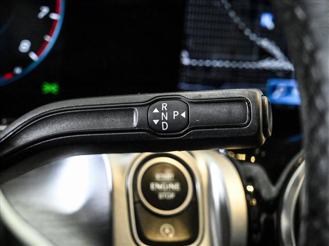 Used 2022 Mercedes-Benz GLB 250 4MATIC w/ Premium Package Lite image 12