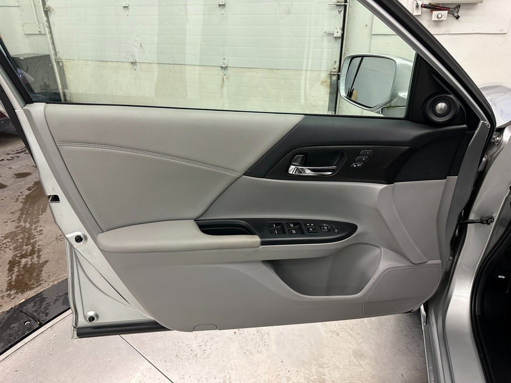 Used 2015 Honda Accord EX-L image 19