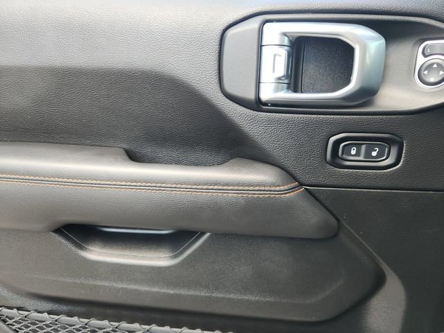 Used 2022 Jeep Gladiator Mojave w/ LED Lighting Group AWD/4WD image 17