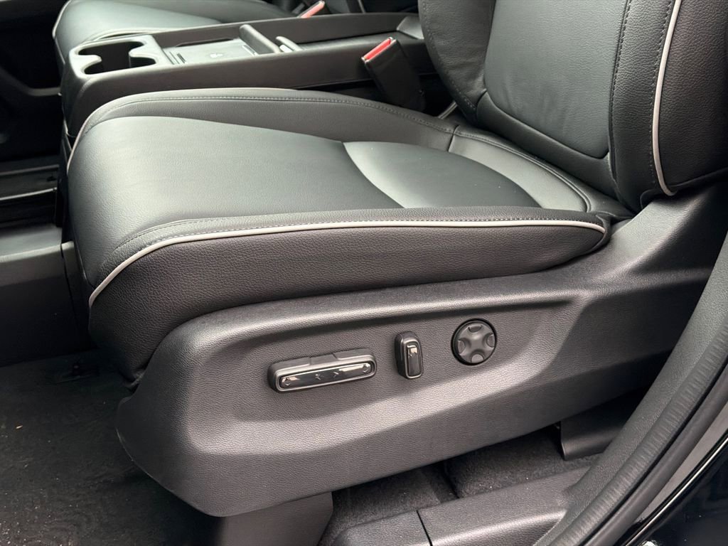 New 2026 Honda Odyssey Touring image 17