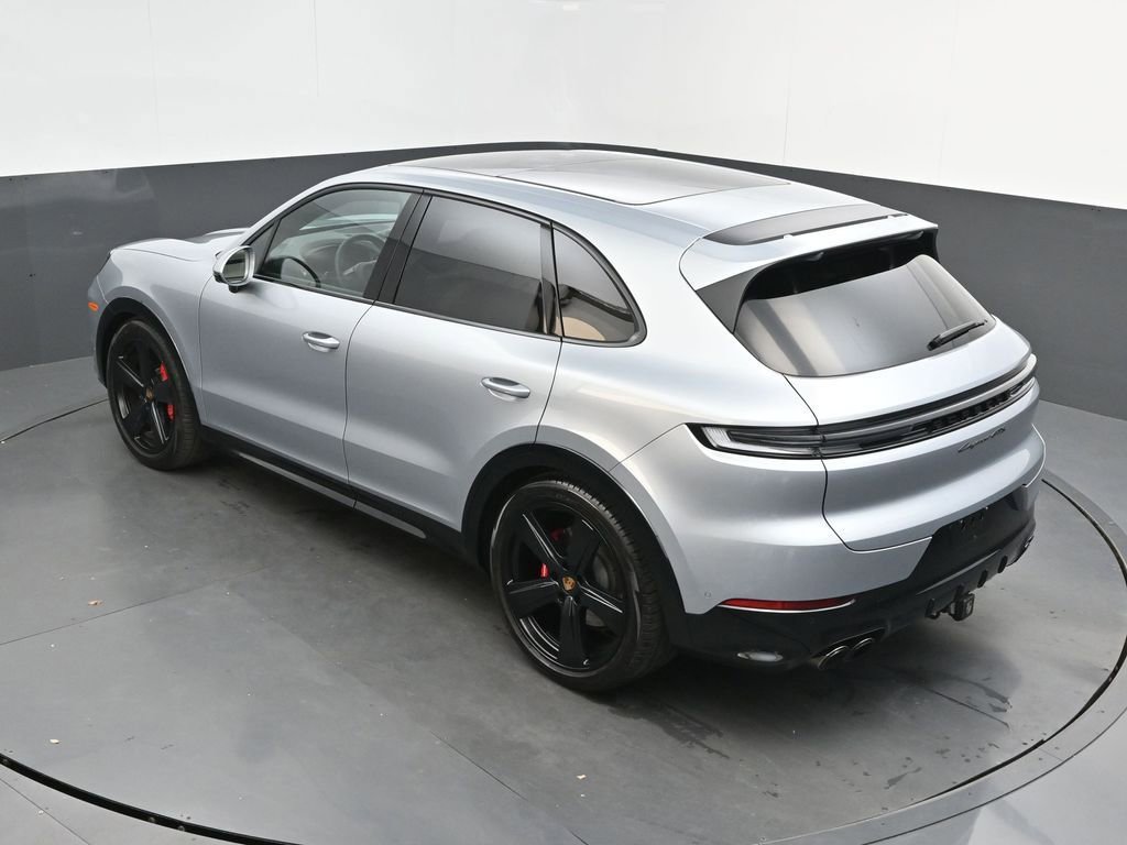 Certified 2025 Porsche Cayenne GTS image 29