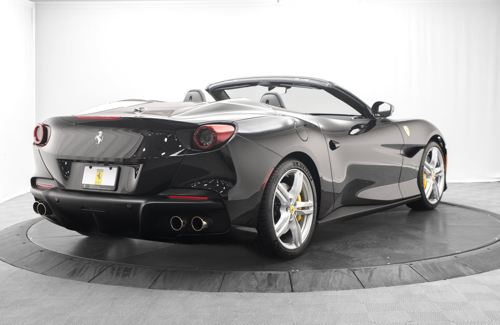 Used 2023 Ferrari Portofino M RWD image 7