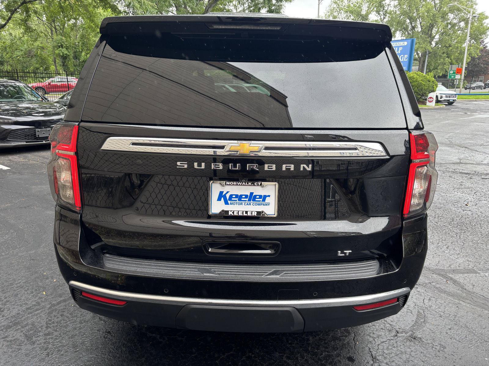 Used 2024 Chevrolet Suburban LT AWD/4WD image 4