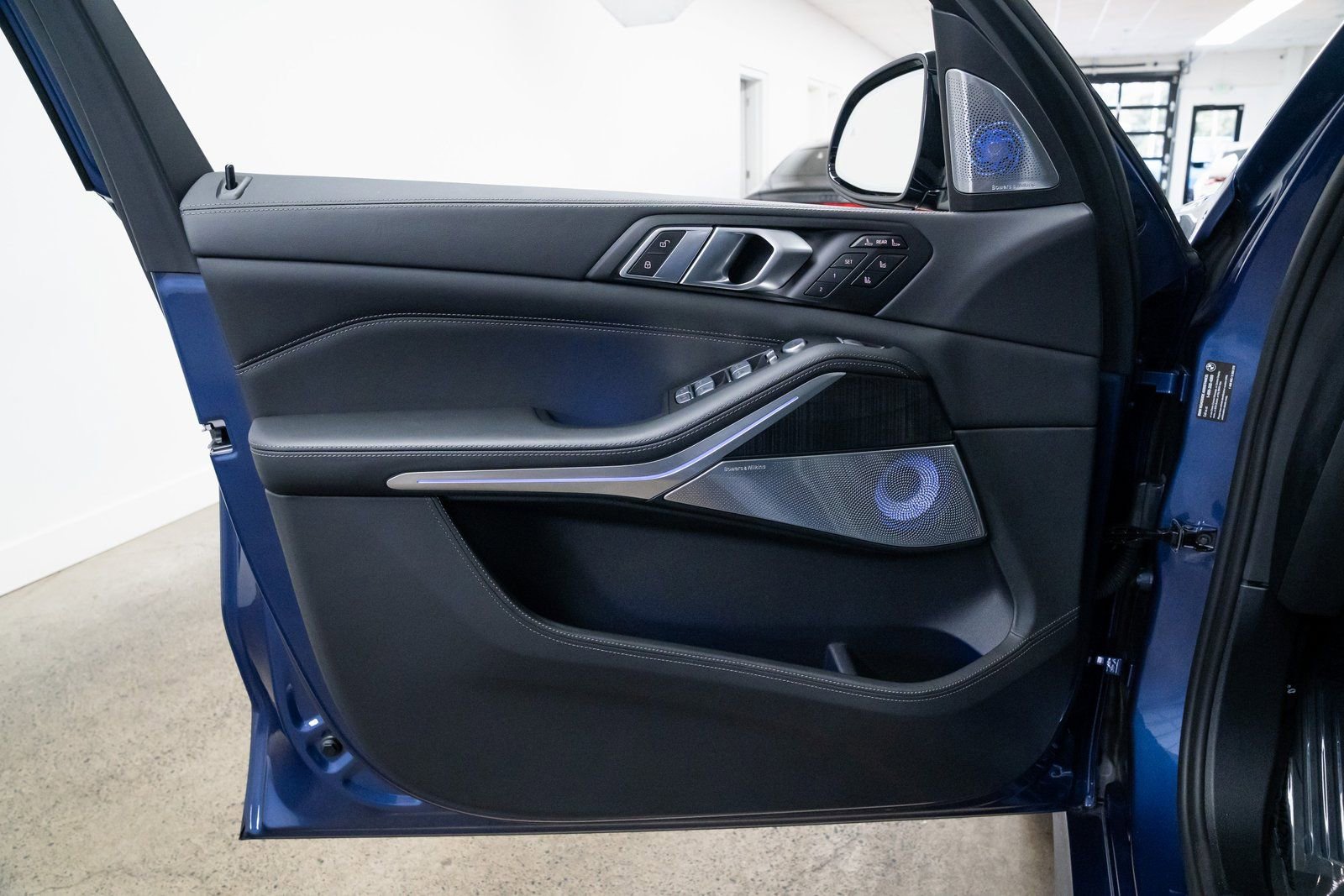 Used 2025 BMW ALPINA XB7 image 18