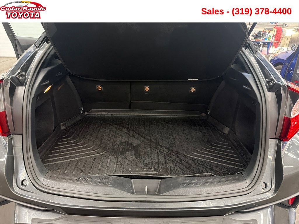 Used 2018 Toyota C-HR XLE image 11
