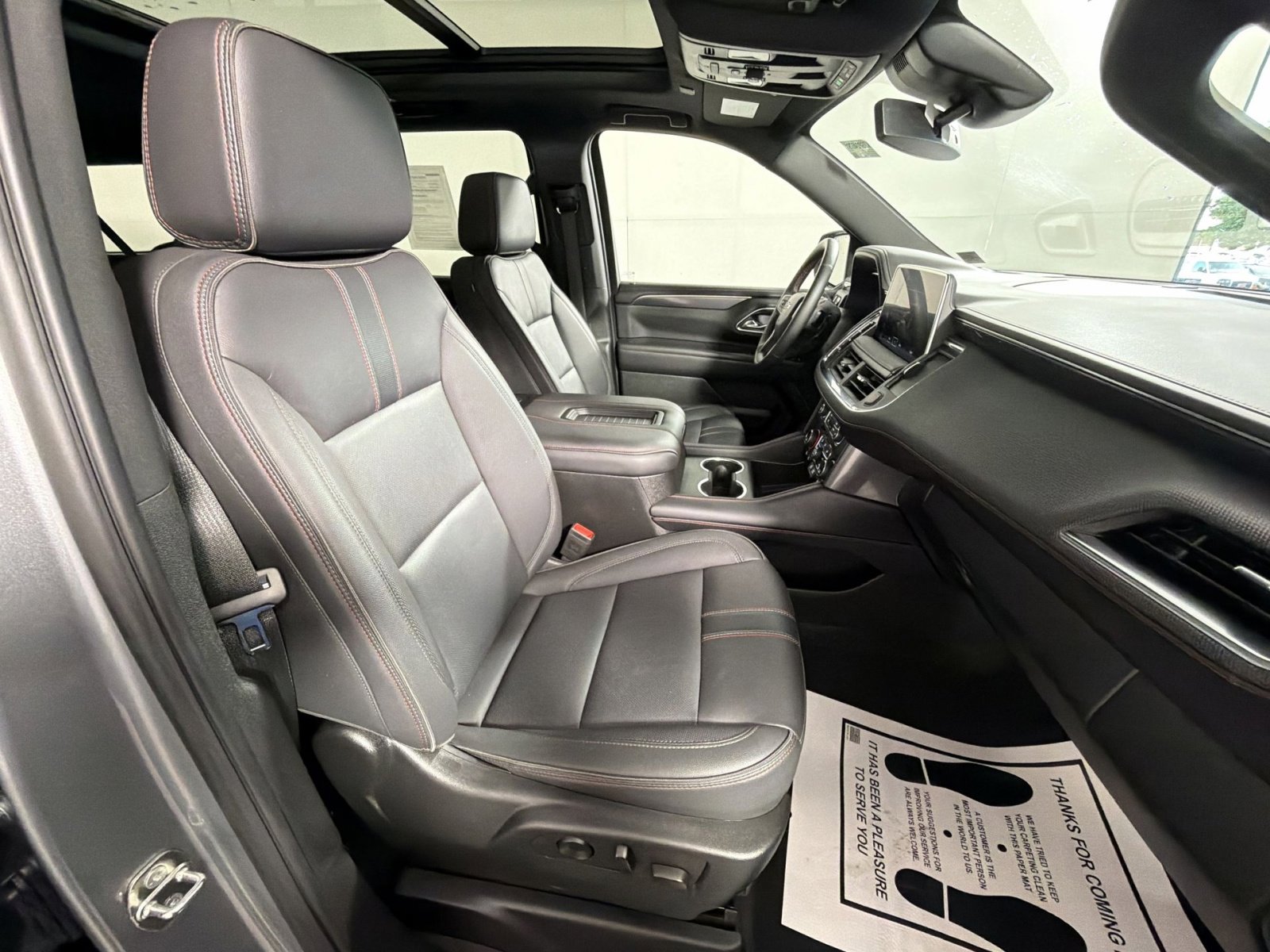 Used 2024 Chevrolet Suburban RST w/ Luxury Package image 28