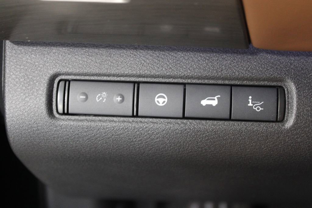 Used 2024 Nissan Pathfinder Platinum w/ Cargo Package image 45