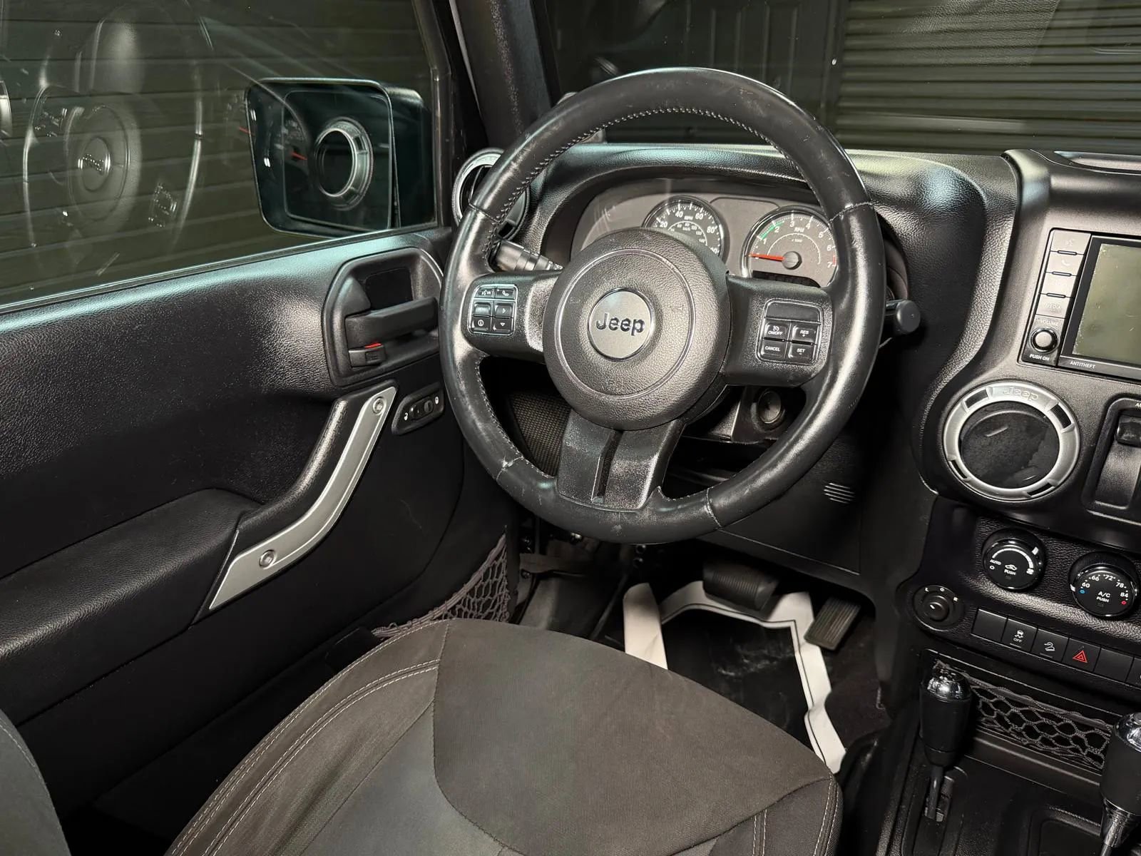 Used 2014 Jeep Wrangler Sahara w/ Connectivity Group image 21